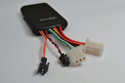 上海安行信息科技 车载GPS定位器与个人追踪器，小巧安装，便捷无忧